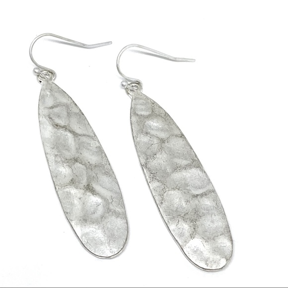 2/$35🖤 Anthropologie Rustic Bohemian Teardrop Textured Silver Drop Earri… - Picture 9 of 9
